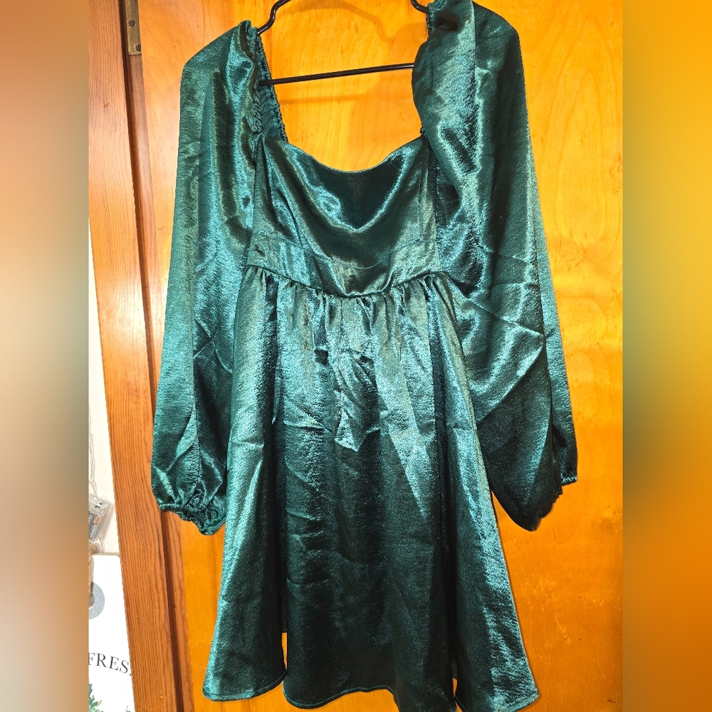 NWT ALTAR'D STATE Elegant Green Satin Dress, SIZE MEDIUM